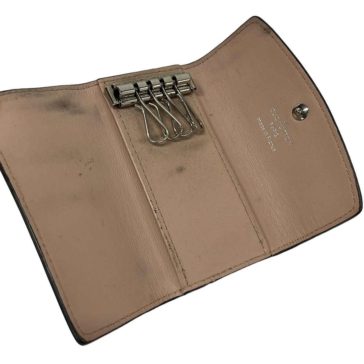 Louis Vuitton Key Case Mahina Multicles 4 Magnolia Leather Cowhide Key Holder — view 3