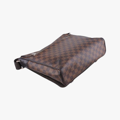 Louis Vuitton District MM Ebene Damier Canvas Shoulder — view 7