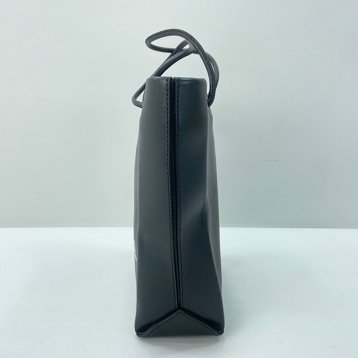 Chanel Tote Essential Black — view 5