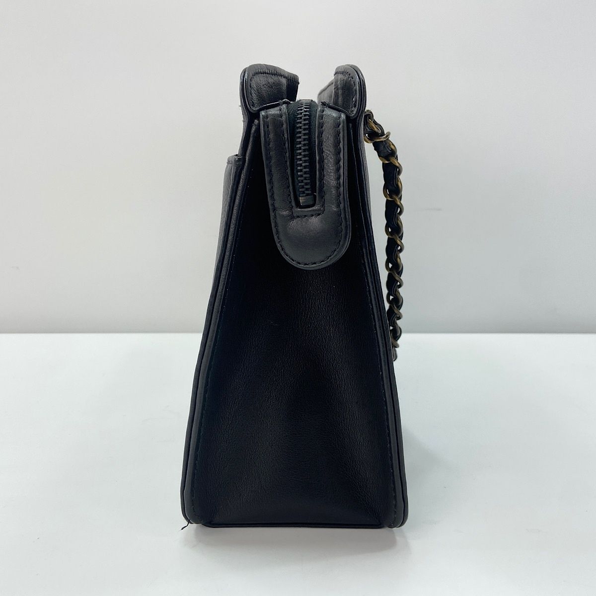 Chanel Handbag Black — view 6