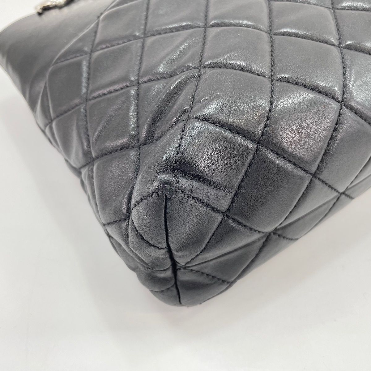 Chanel Shoulder Bag Quilted — view 8