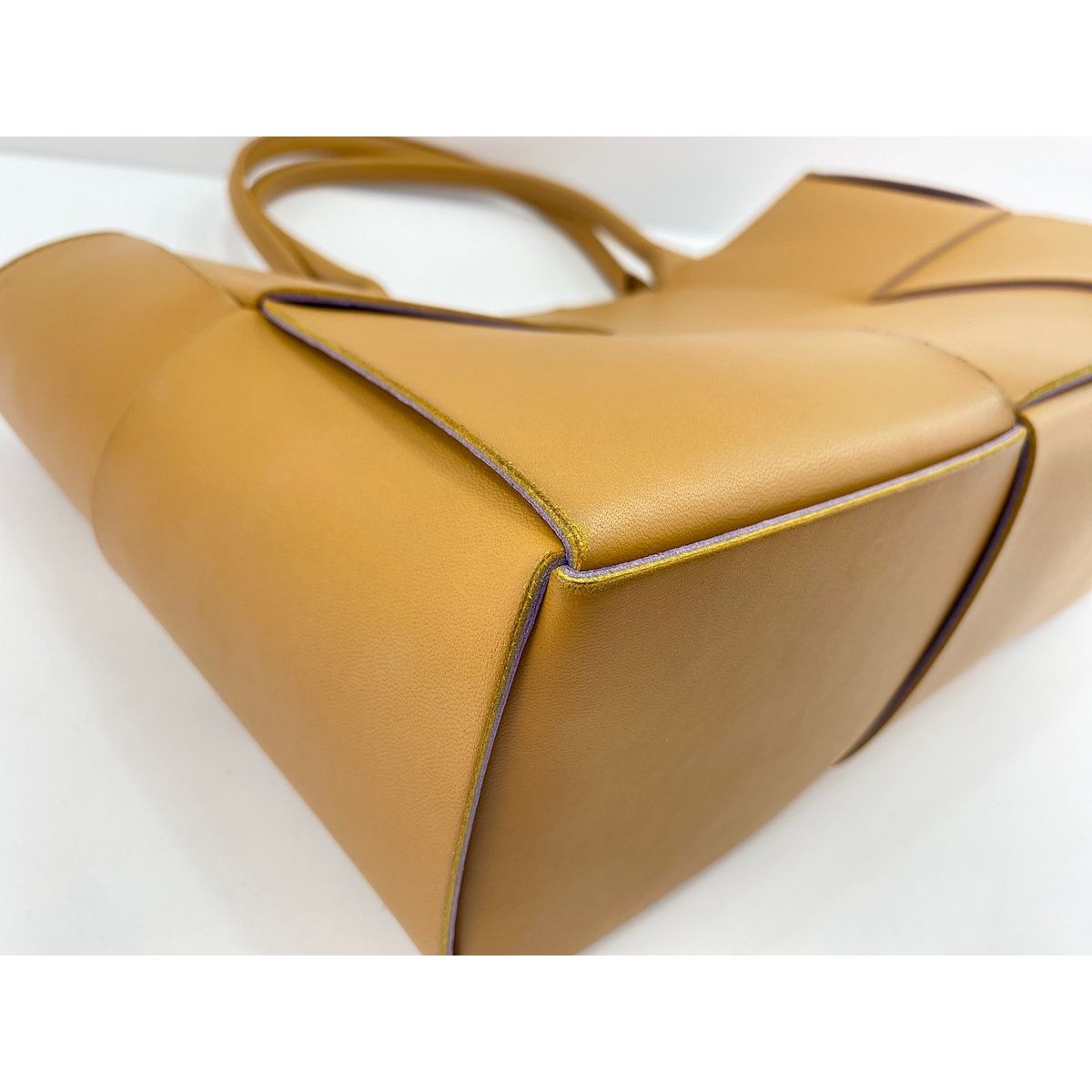 Bottega Veneta Handbag the Arco Tote — view 8