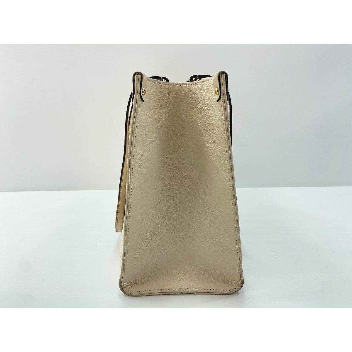 Louis Vuitton Tote On The Go MM — view 5
