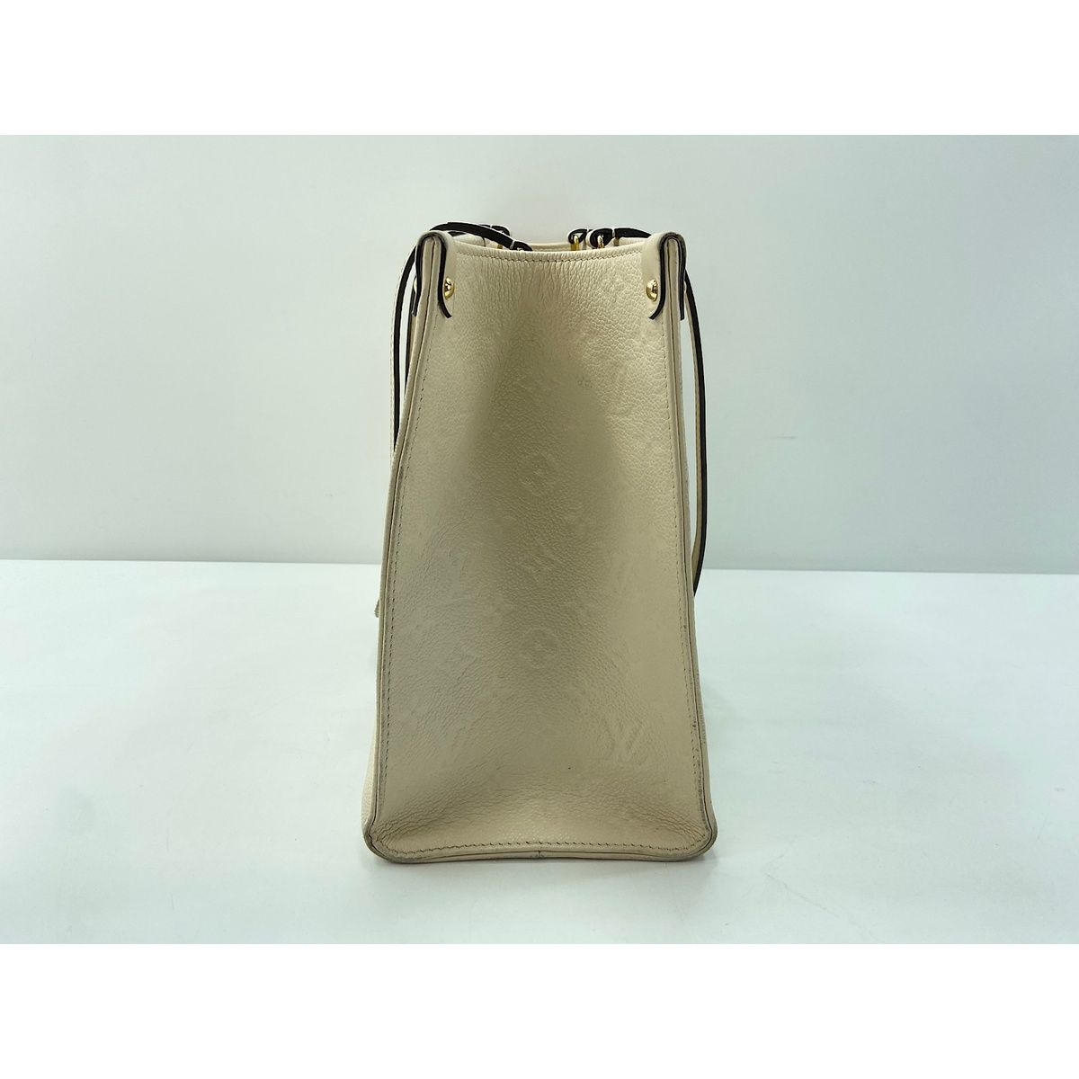 Louis Vuitton Tote On The Go MM — view 8
