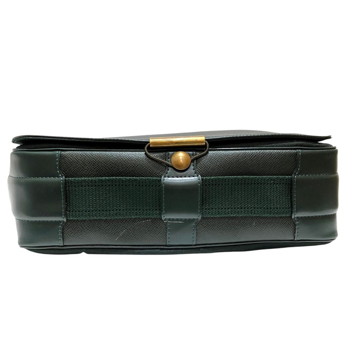 Louis Vuitton Victor Taiga Shoulder Bag Leather — view 3