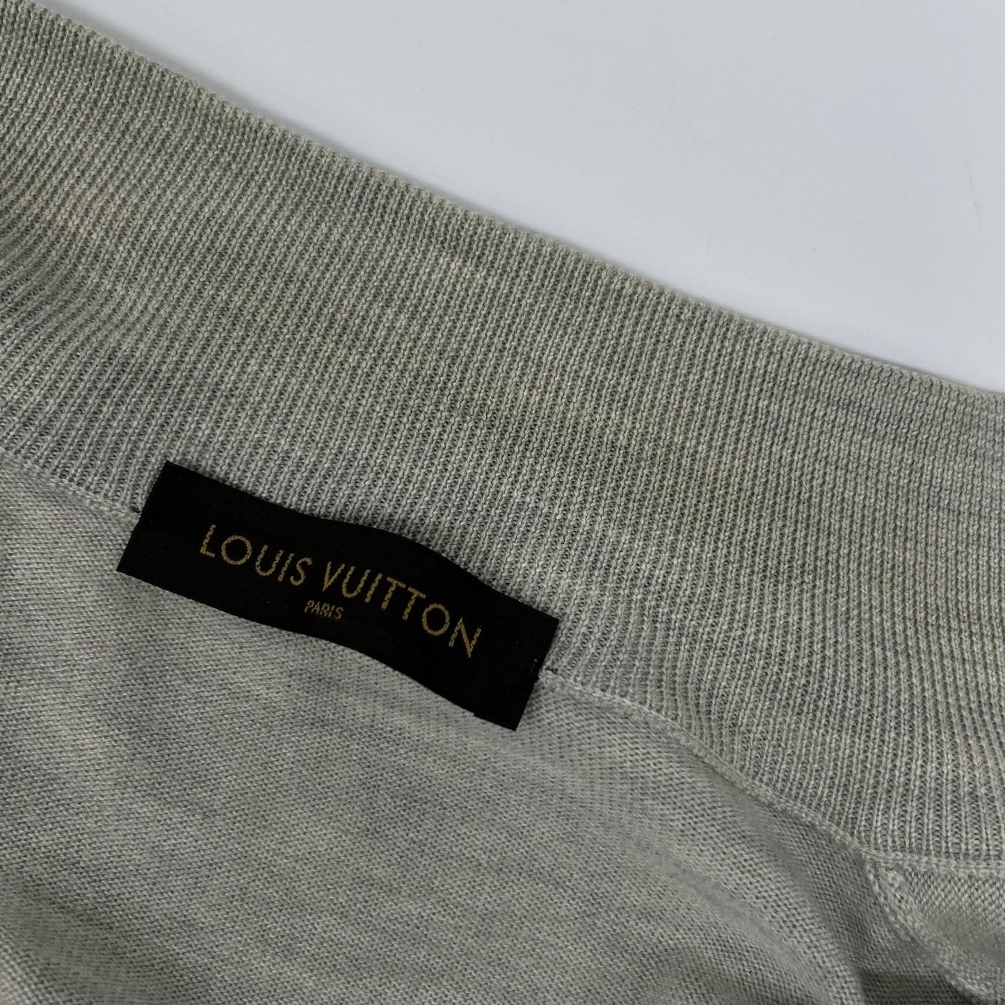 Louis Vuitton Gray Wool Silk LV Circle Embroidery Elbow Patch Driver's Knit XS — view 9
