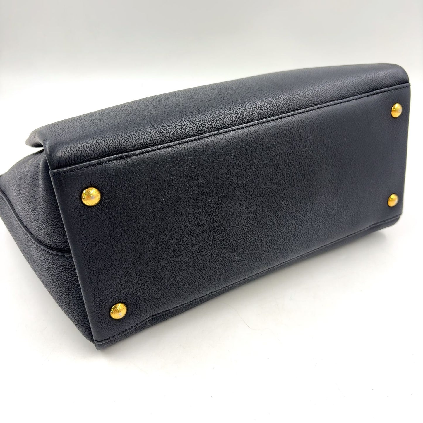 Louis Vuitton Lockme Calf Black Handbag Gold — view 7