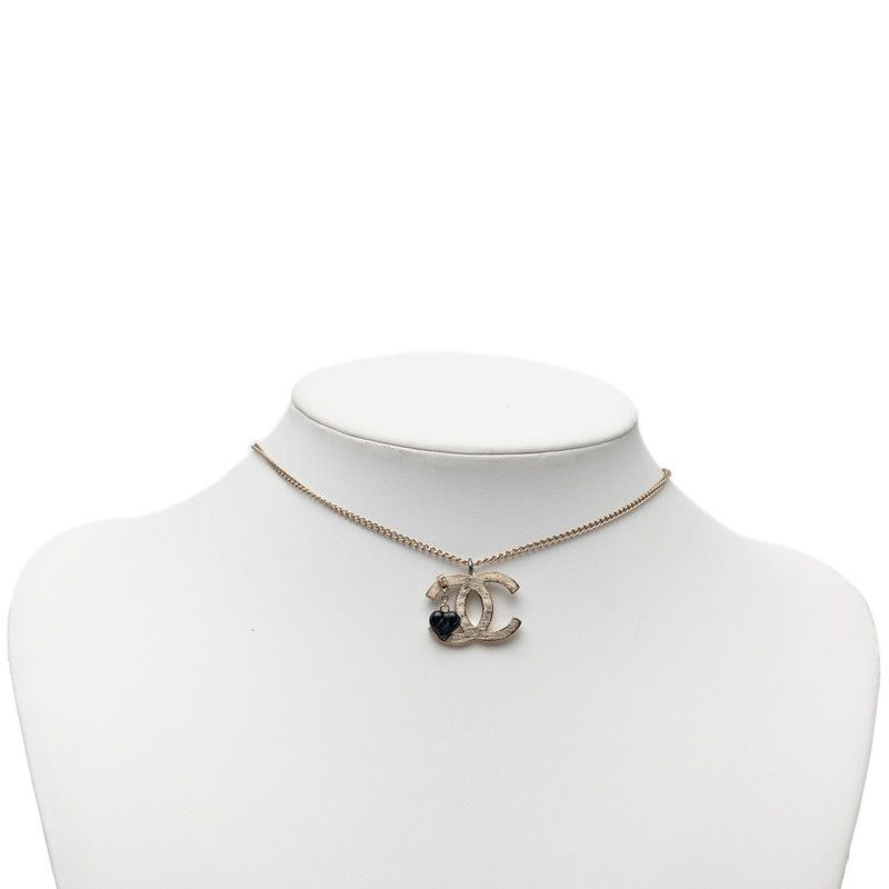 Chanel 01P CC Logo Heart Pendant Gold Plated — view 5
