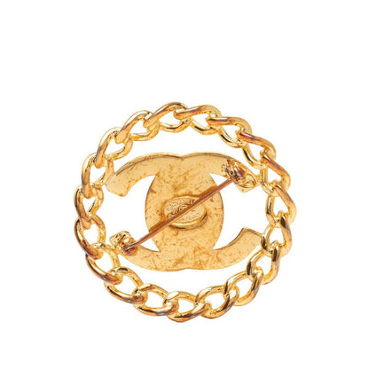 Chanel 97A CC Logo Turnlock Chain Motif Vintage Brooch Gold Plated — view 2