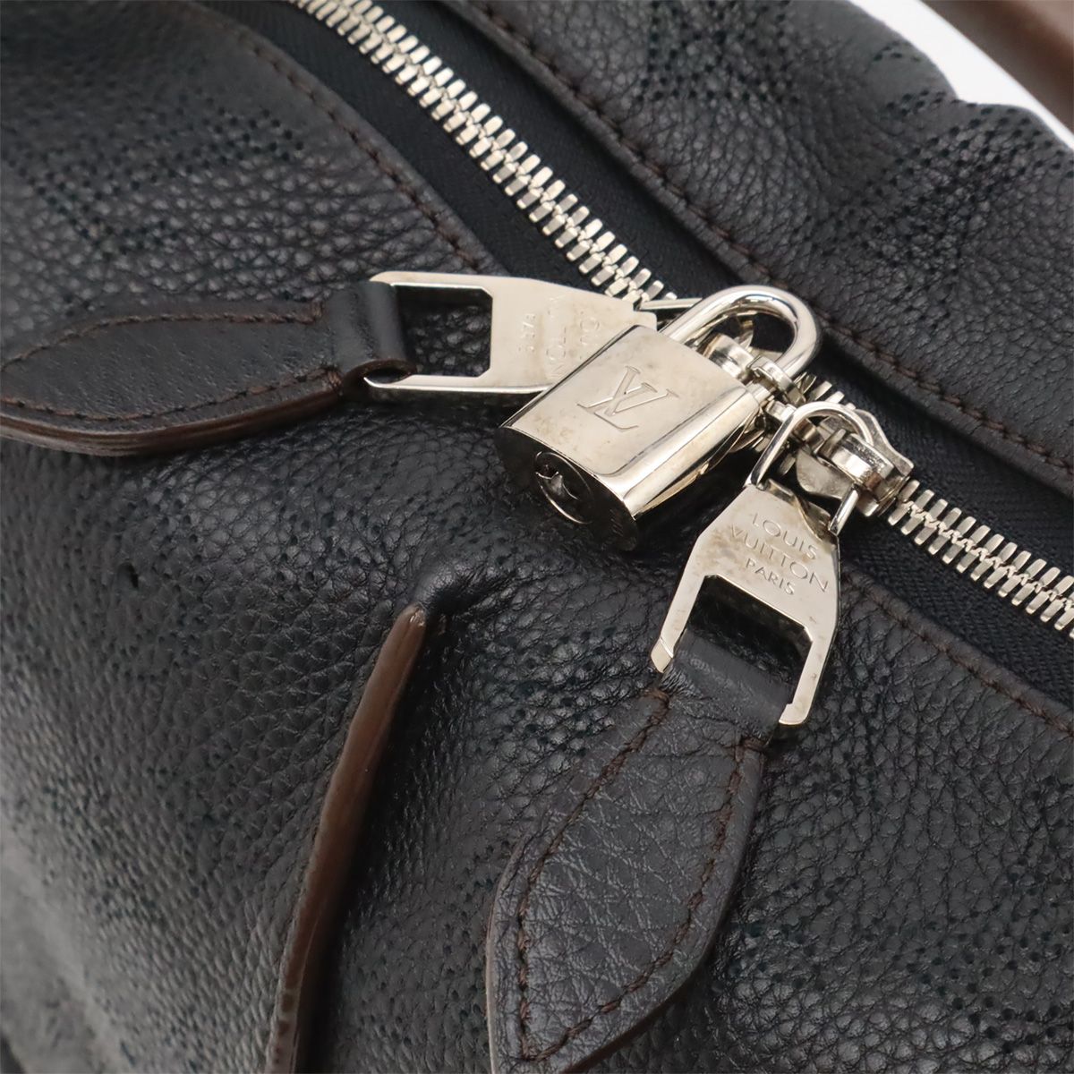 Louis Vuitton Mahina Selene PM 2-Way Shoulder Bag Noir Black Gold — view 7