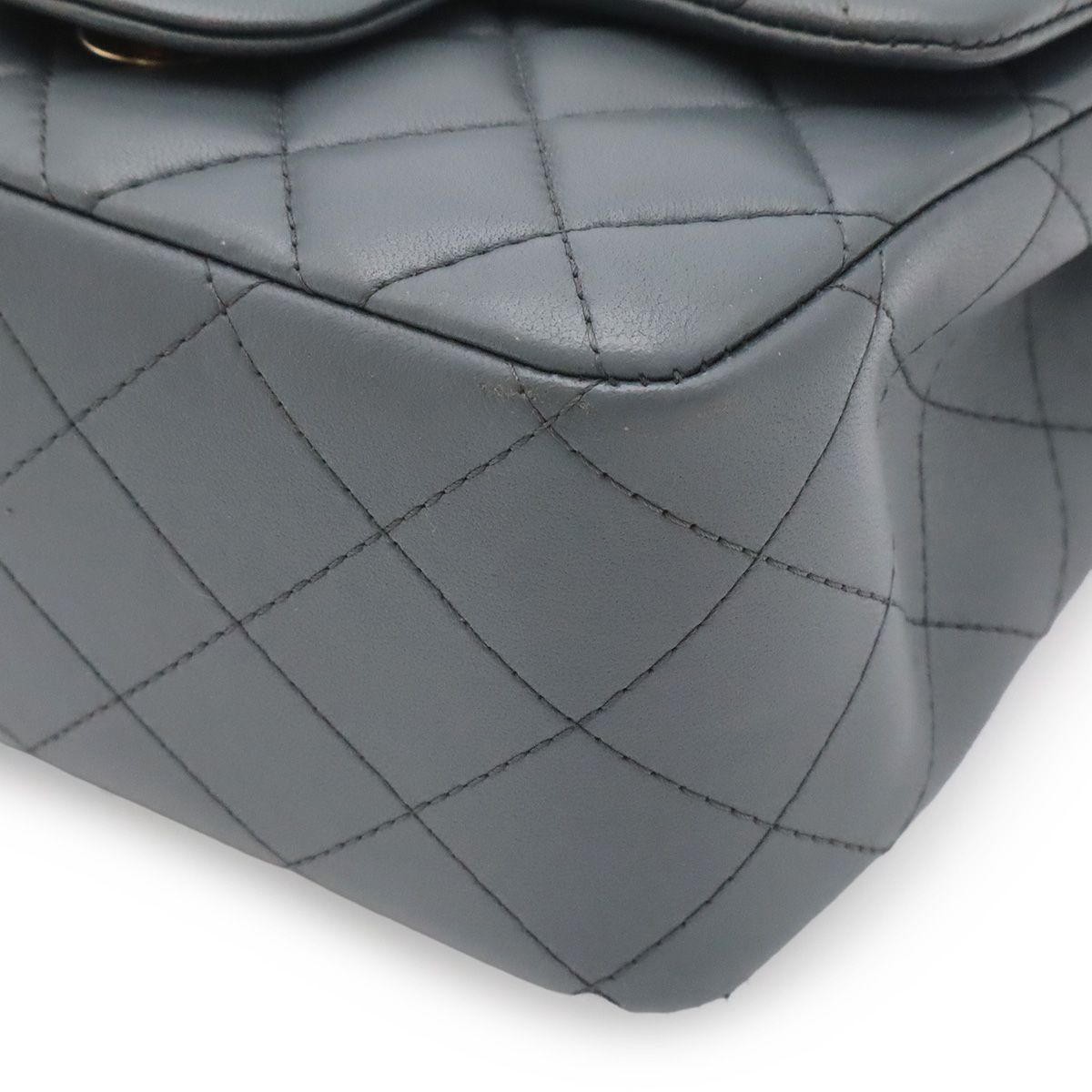 Chanel Quilted CC Logo Mini Flap Chain Shoulder Bag Pochette Leather Gray Gold — view 3