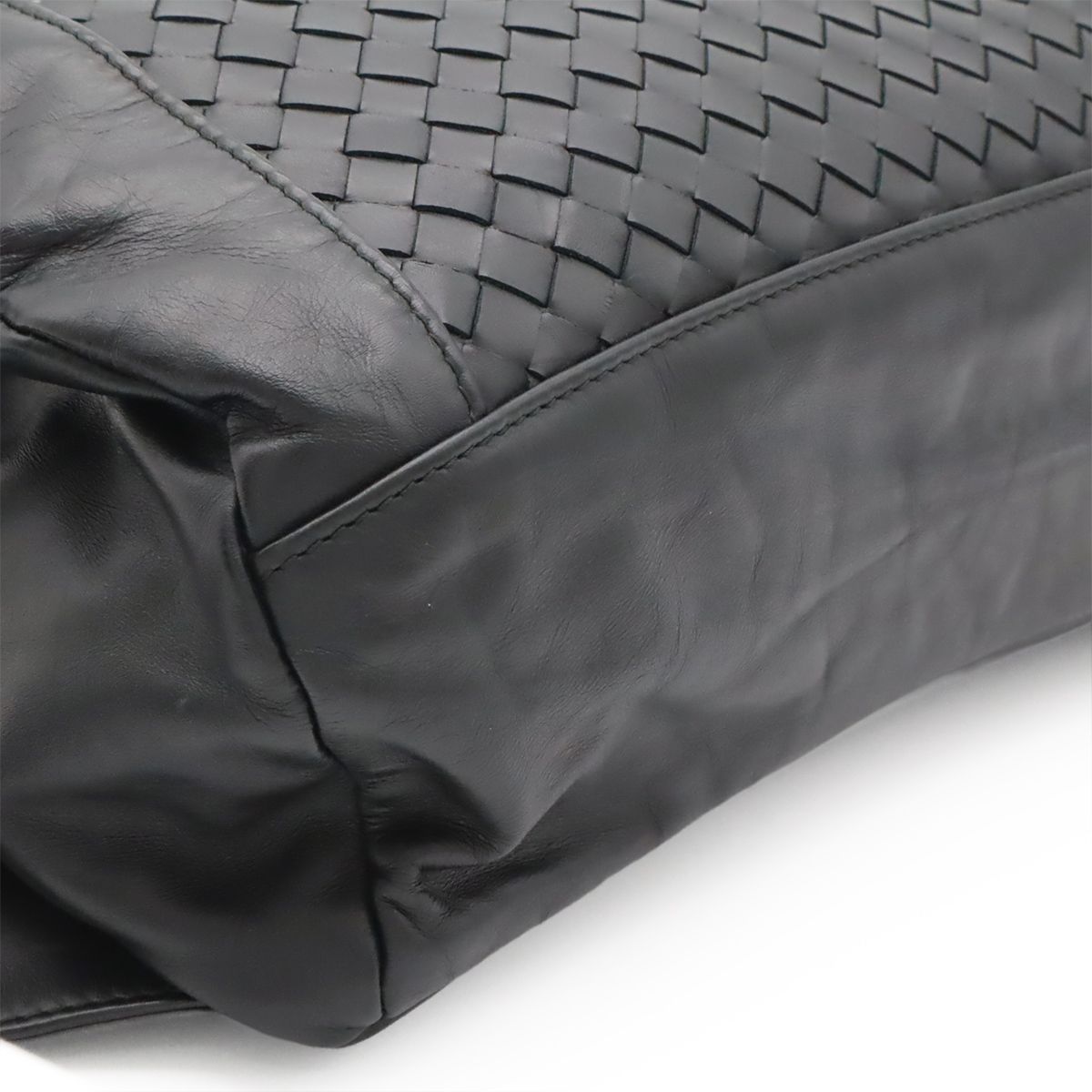 Bottega Veneta Intrecciato Belt Bag Leather Black — view 3