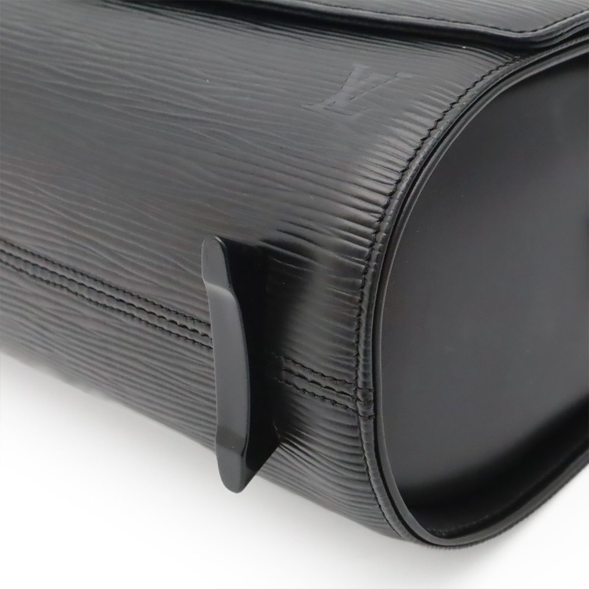 Louis Vuitton Epi Nocturne PM Shoulder Bag Semi Noir Black — view 3