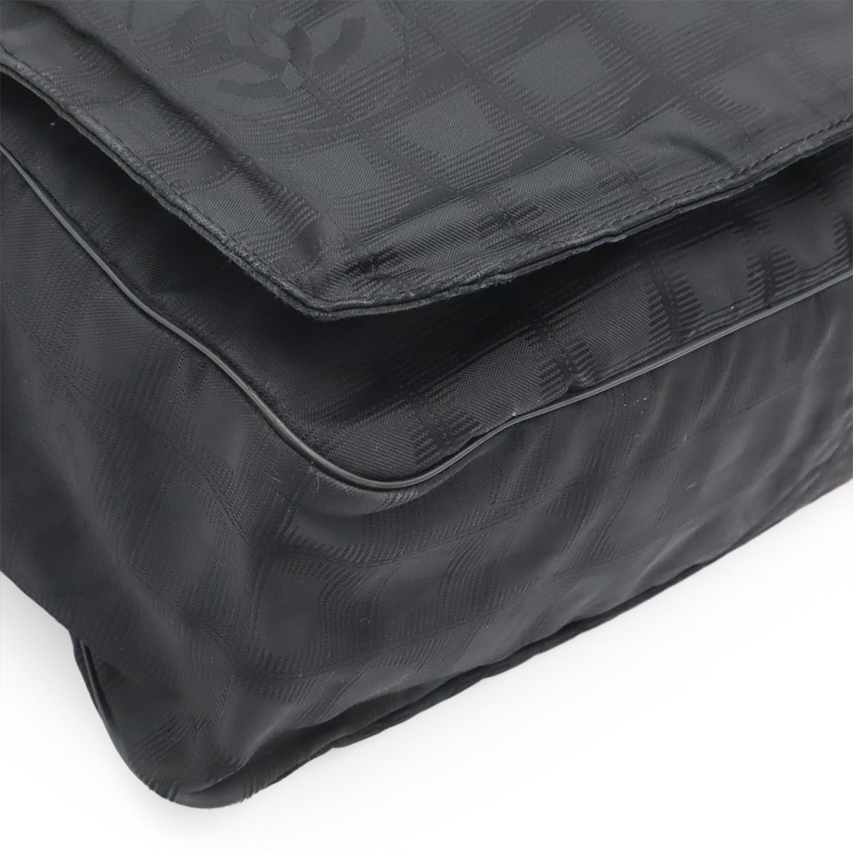 Chanel New Travel Line Messenger Bag Crossbody Nylon Jacquard Black Gold — view 3