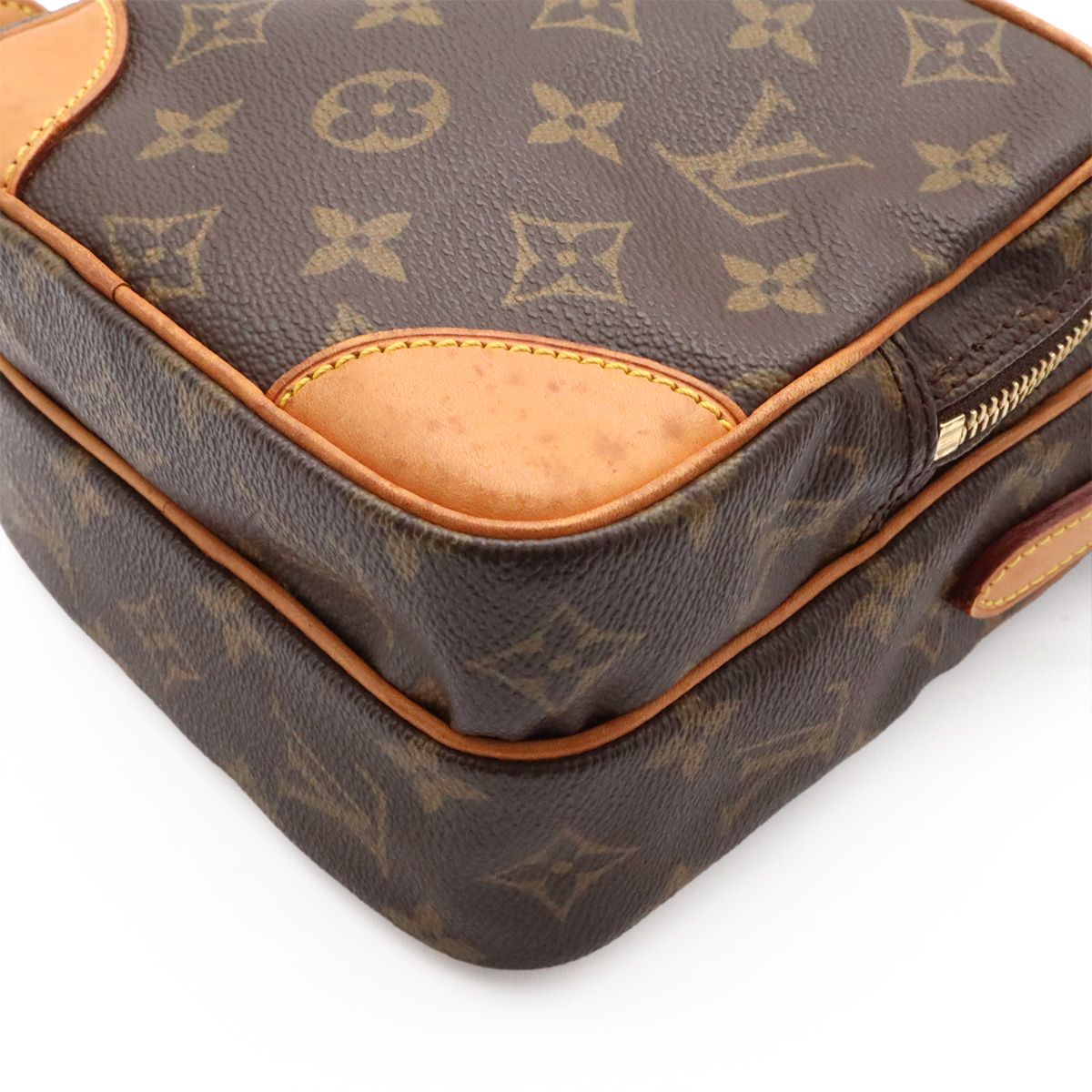 Louis Vuitton Monogram Amazon Shoulder Bag Pochette — view 3