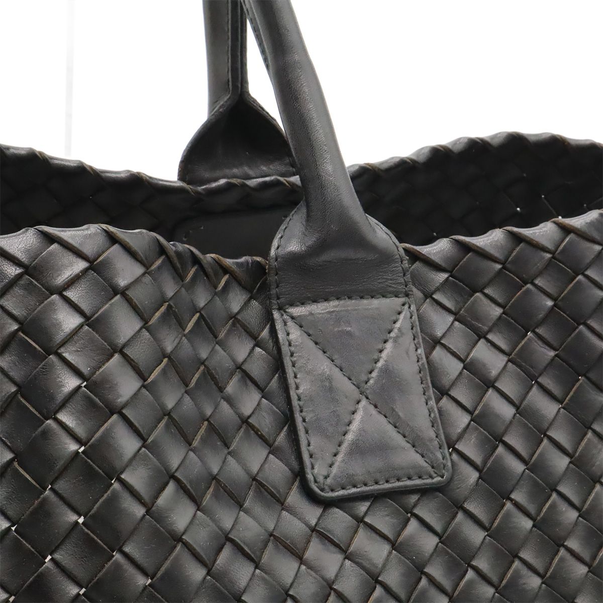 Bottega Veneta Intrecciato Cava MM Tote Leather Black Pouch Out of Stock — view 6