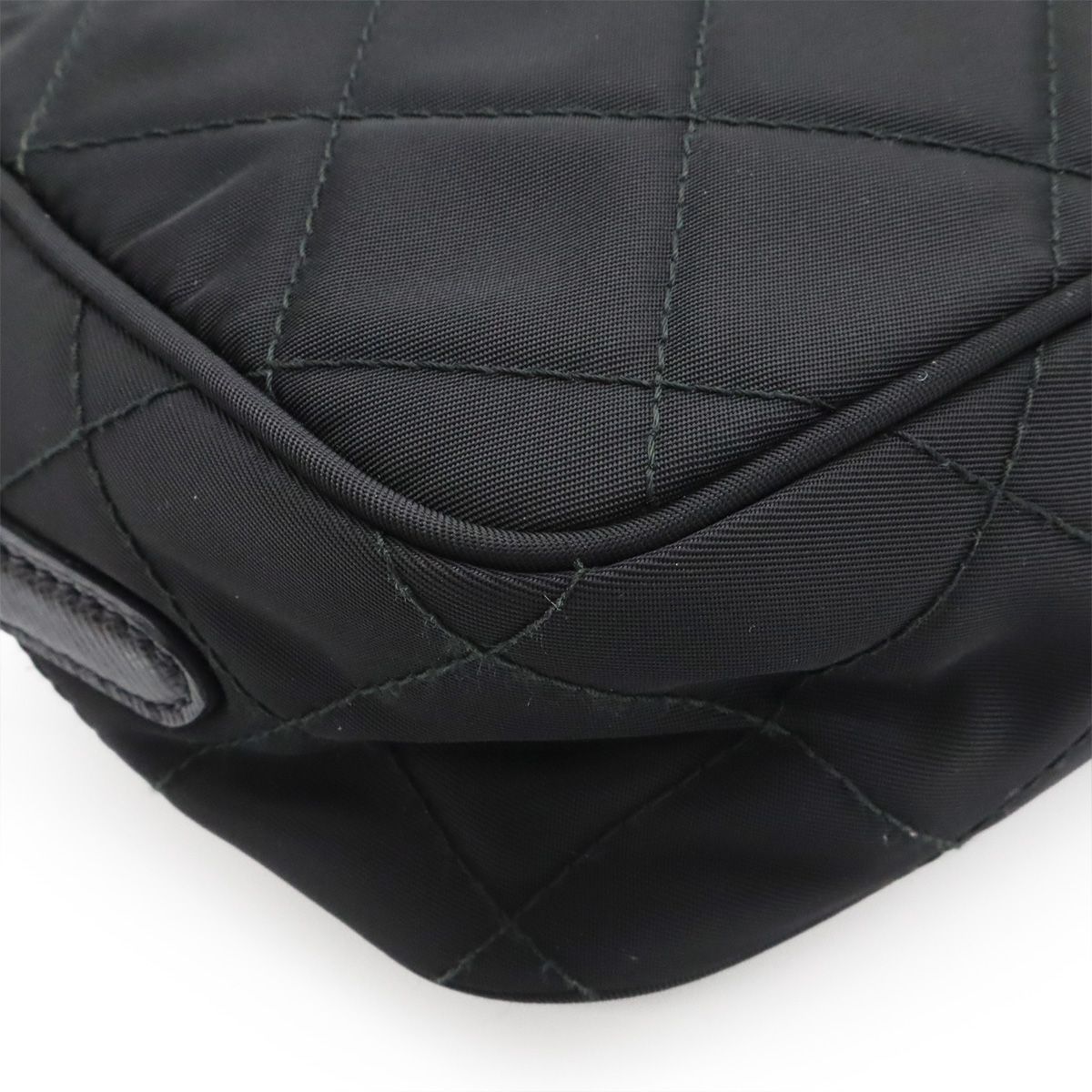 Prada Triangle Logo Shoulder Bag Pochette 2-Way Clutch Quilted Nylon Leather — view 3