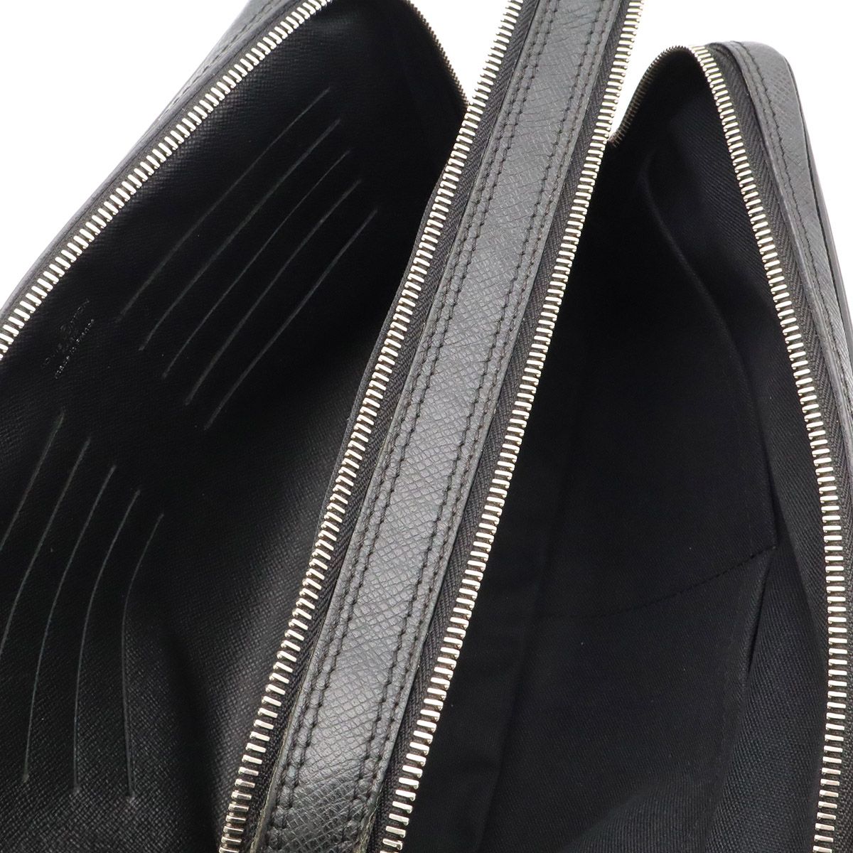 Louis Vuitton Taiga Neo Pavel Clutch Leather Ardoise Black Silver — view 8