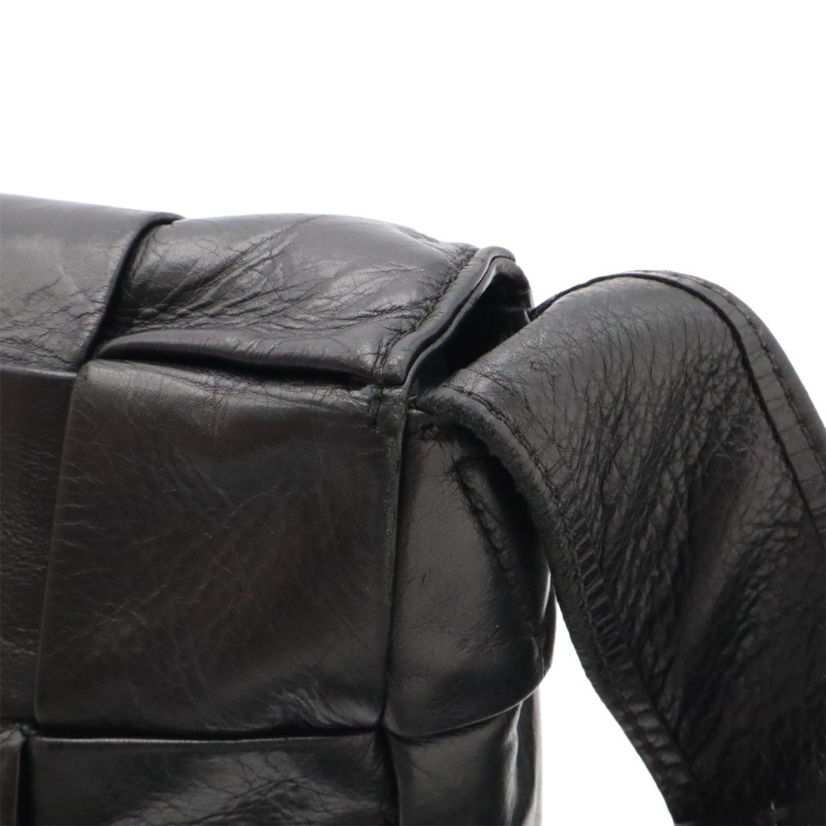 Bottega Veneta the Stretch Cassette Camping Shoulder Bag Maxi Intre Leather — view 5