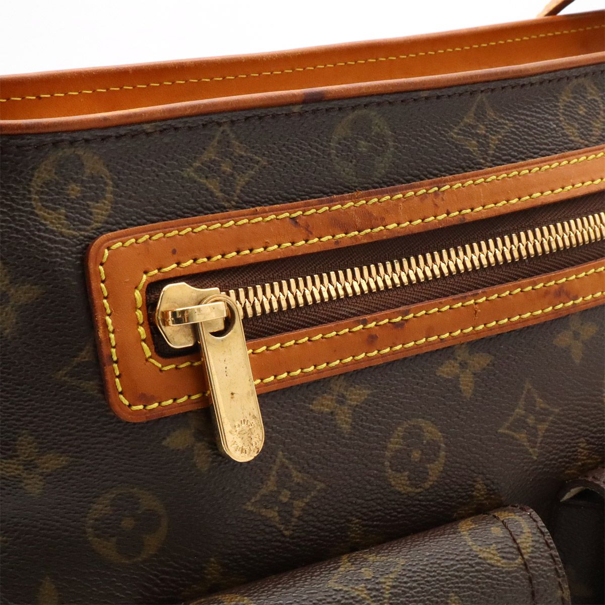 Louis Vuitton Monogram Hudson GM Shoulder Bag Crossbody Long — view 6