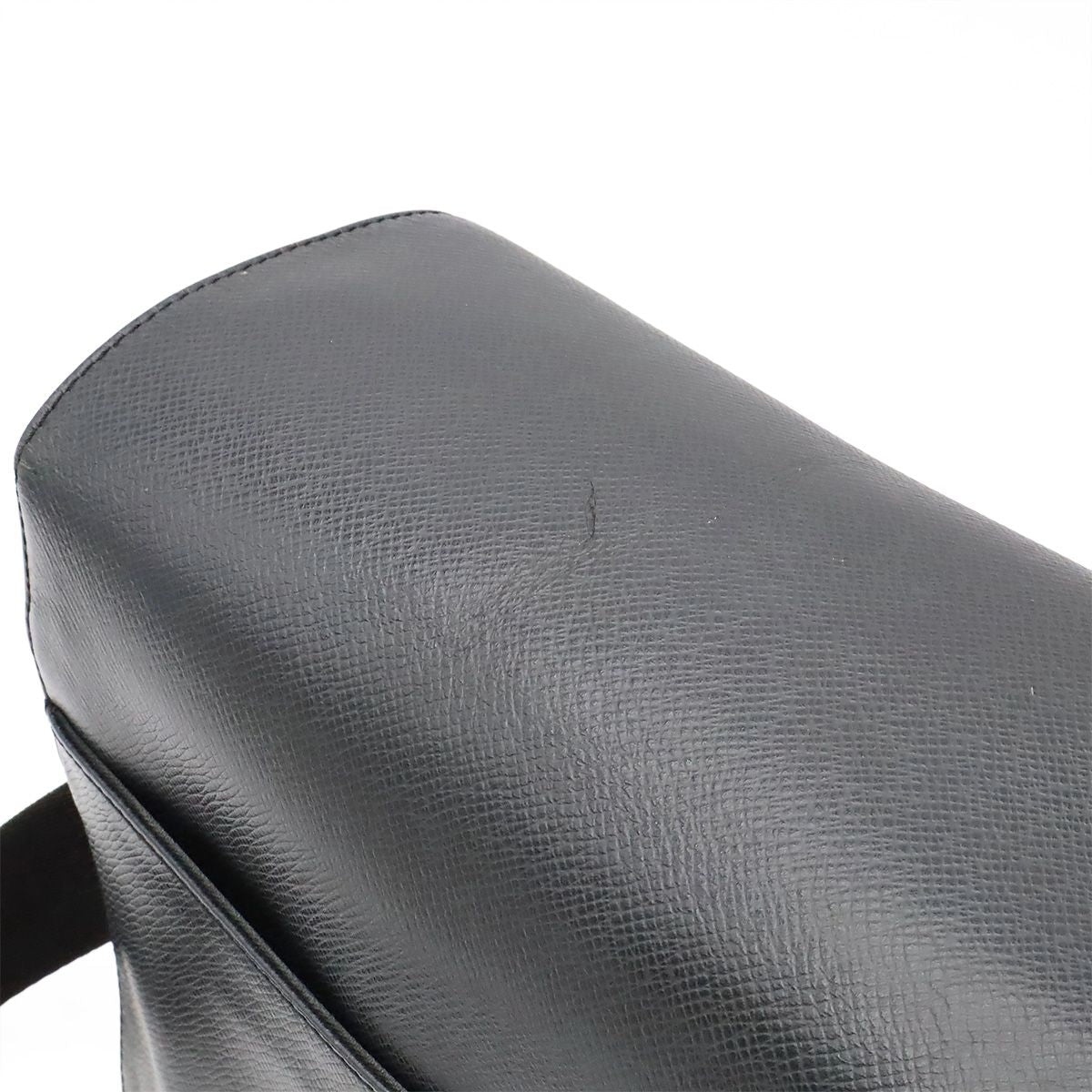Louis Vuitton Taiga Shoulder Bag Crossbody Leather Ardoise Black — view 7