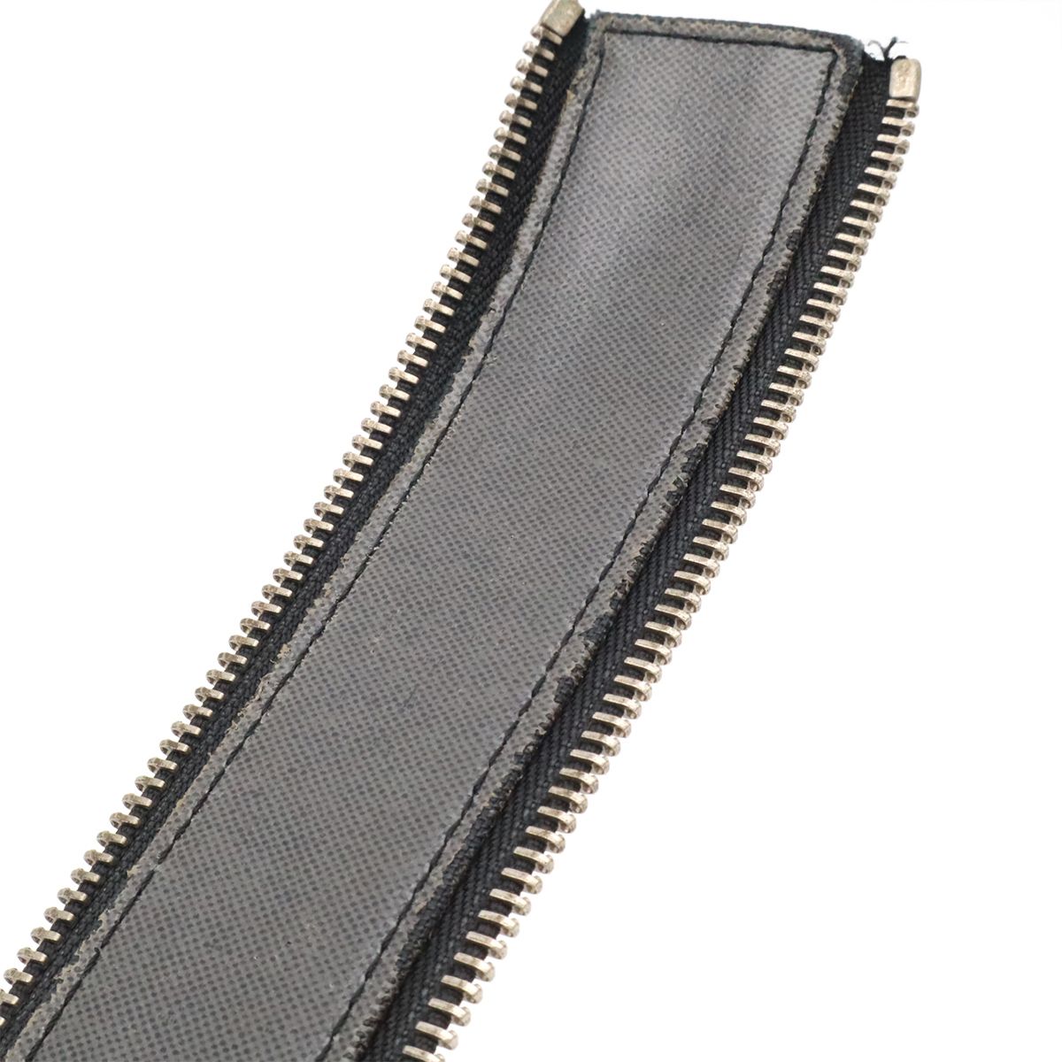 Louis Vuitton Taiga Trousse Yvan Clutch Pouch Leather Ardoise Black — view 7