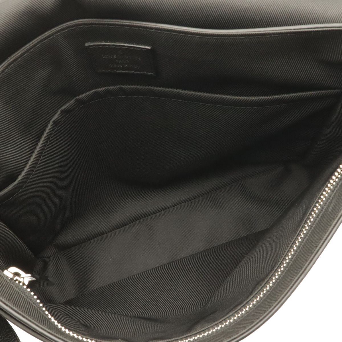 Louis Vuitton Taiga Roman PM Shoulder Bag Crossbody Leather Ardoise Black — view 6