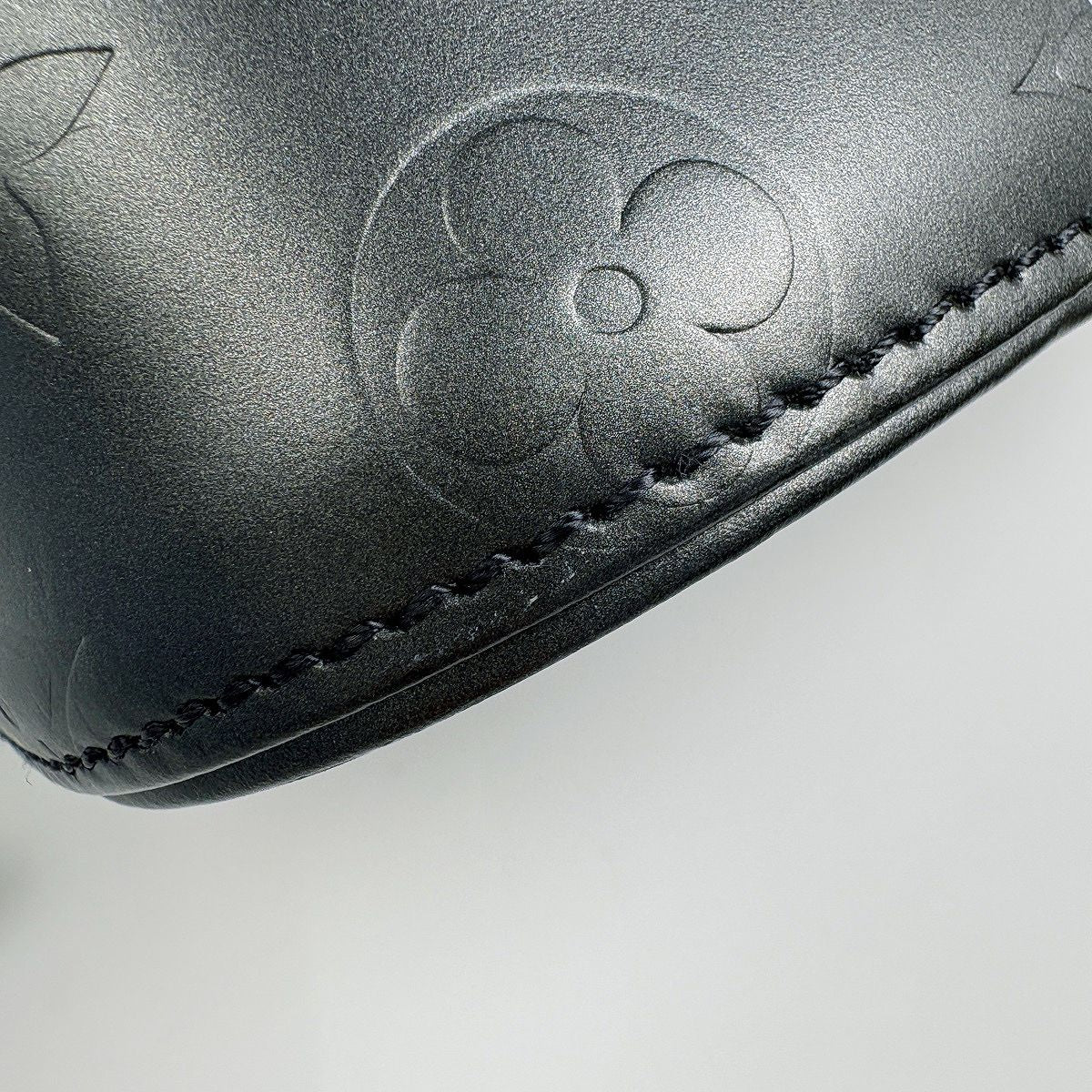 Louis Vuitton Stockton Tote Monogram Matt Noir — view 3