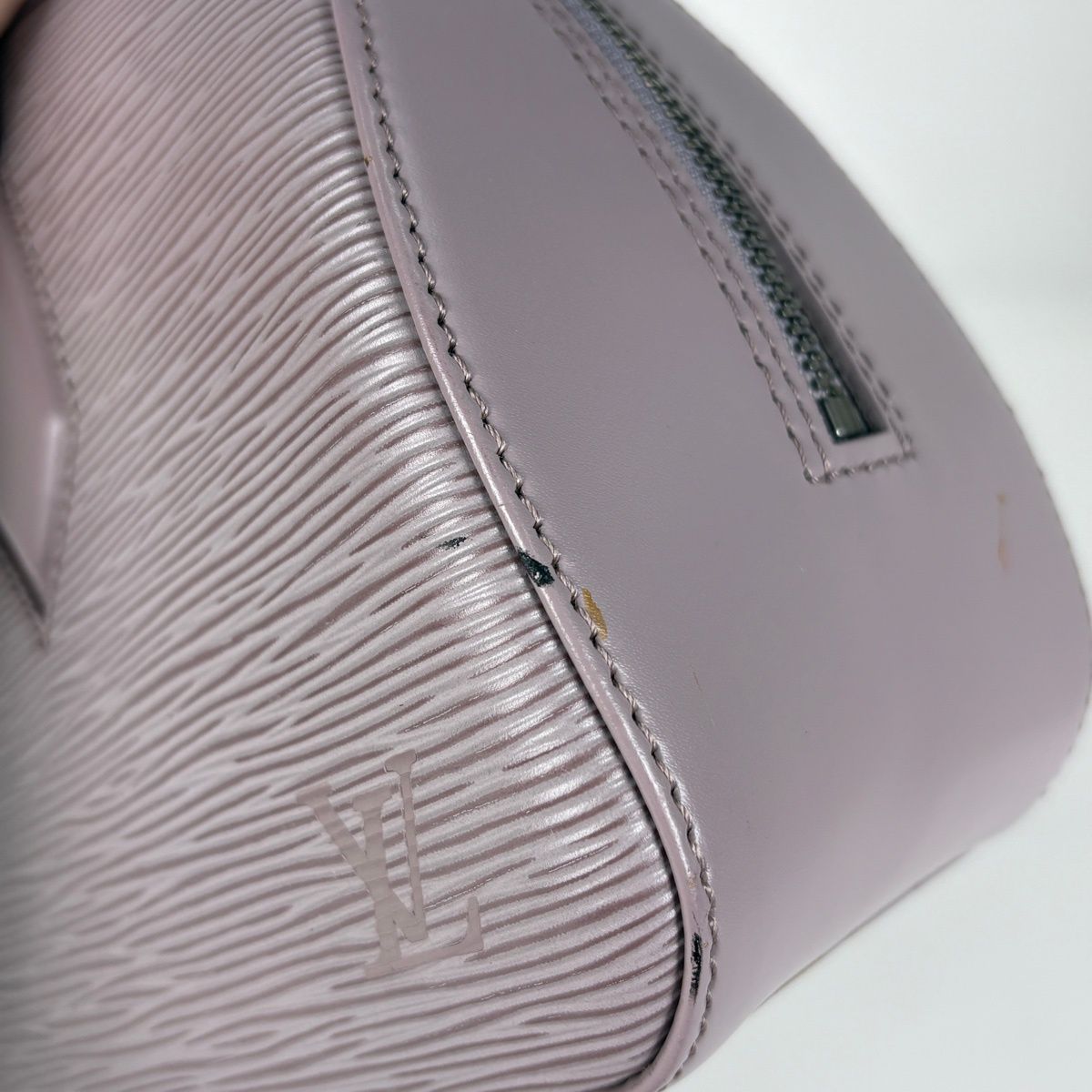 Louis Vuitton Jasmine Handbag Epi Lilac — view 5