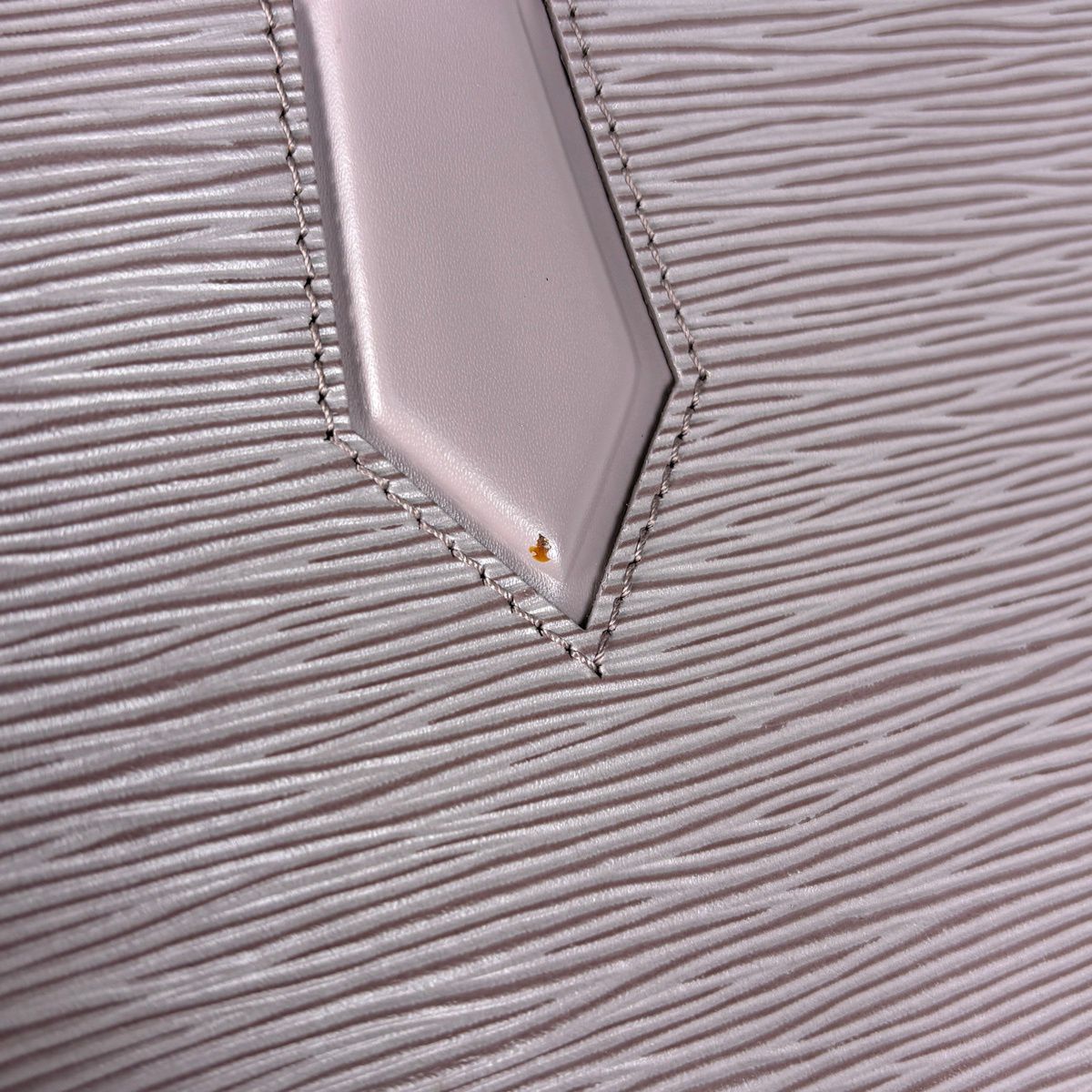 Louis Vuitton Jasmine Handbag Epi Lilac — view 6