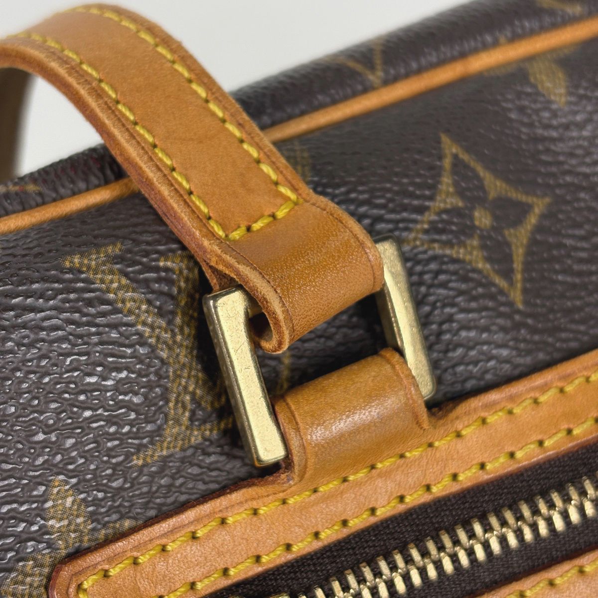 Louis Vuitton Cite MM Shoulder Bag Monogram Brown — view 5