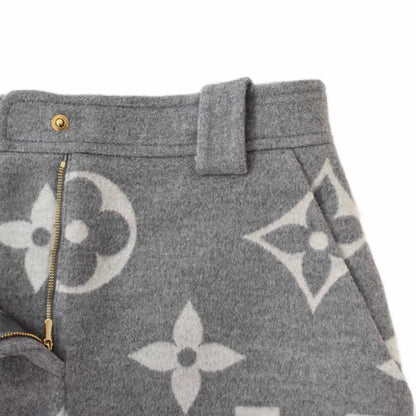 Louis Vuitton Mini Skirt Flare Giant Monogram Pattern 36 Gray White — view 5