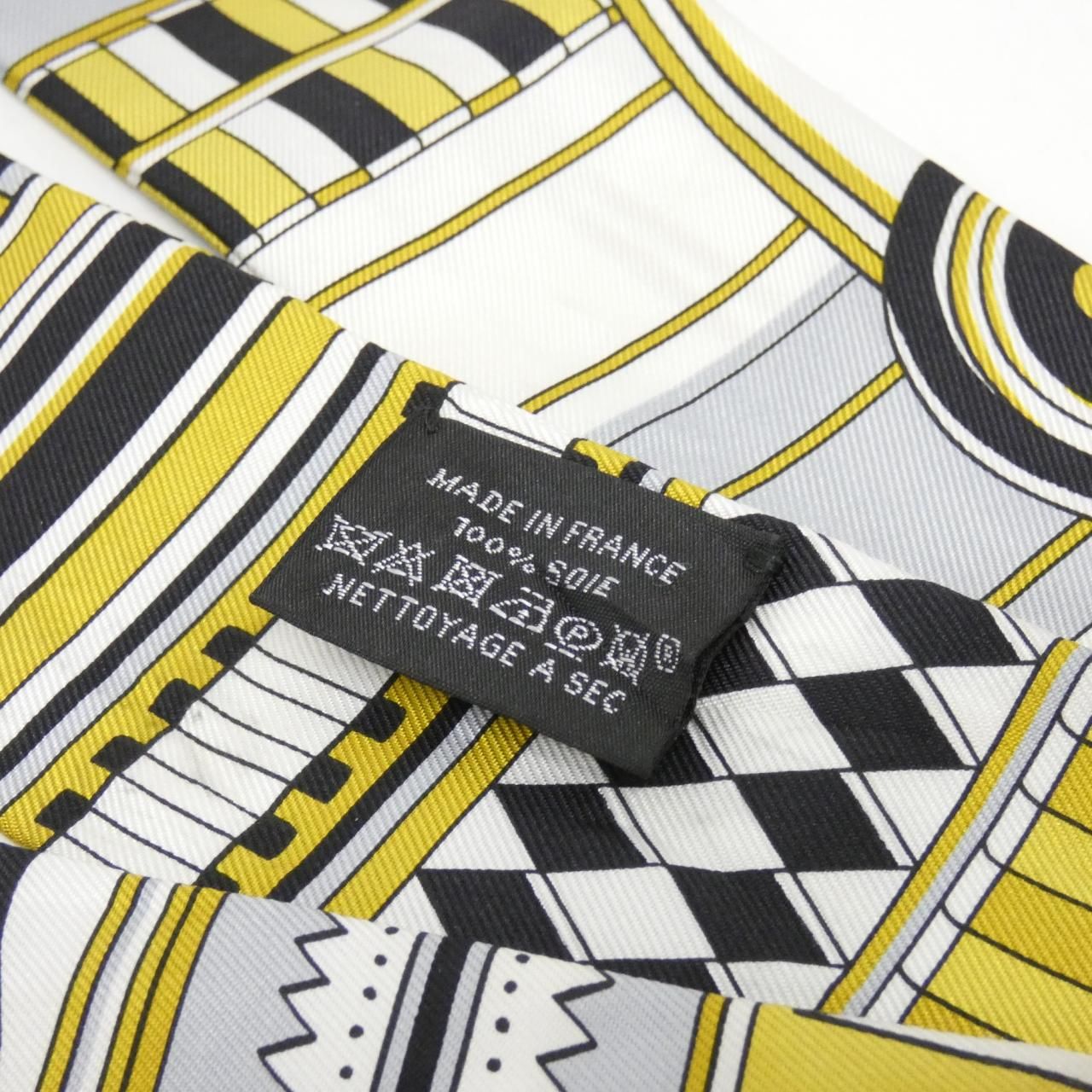 Hermes Voltes Et Pirouettes Twilly Scarf — view 3