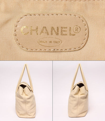 Chanel Tote Shoulder Gold — view 3