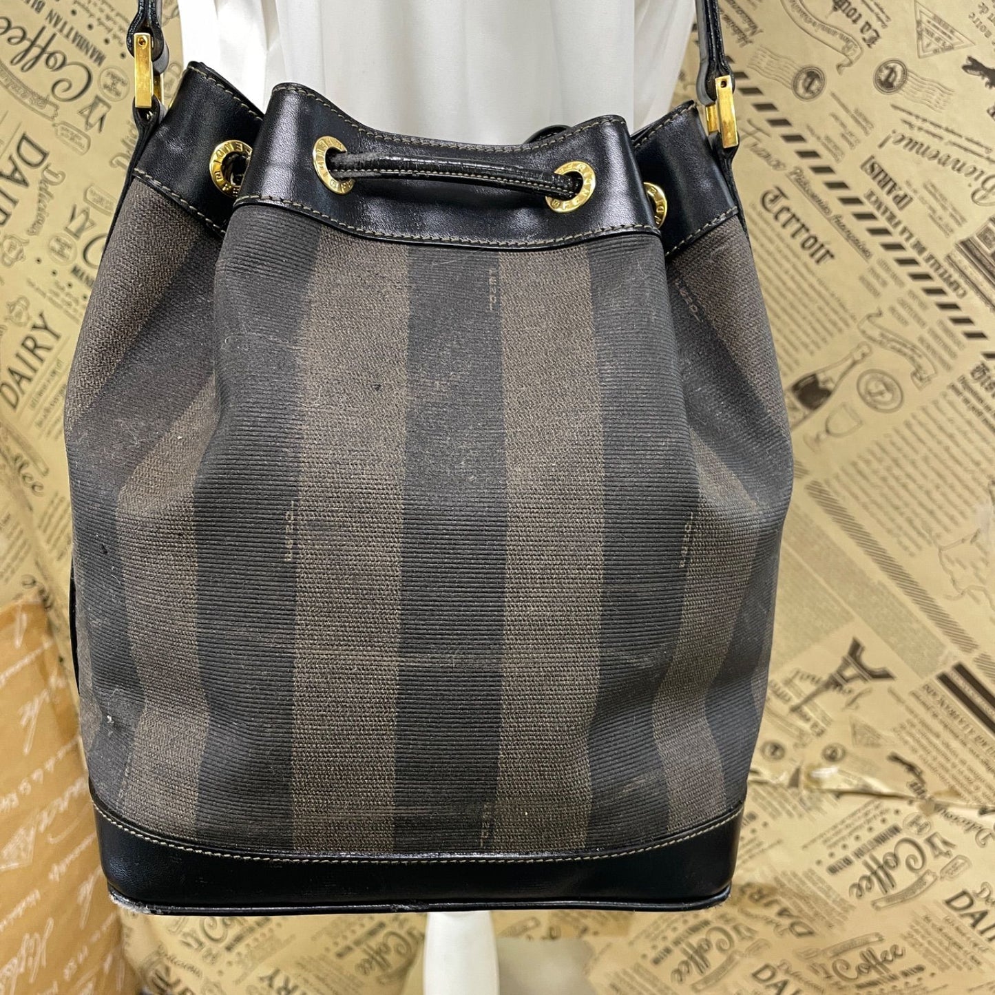 Fendi Pecan Drawstring Shoulder Bag Black — view 3