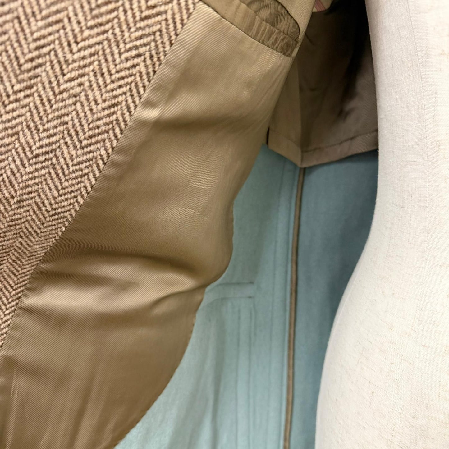 Gucci Wool Herringbone Pattern Double B Ted Chesterfield Long Coat Brown 46 — view 5