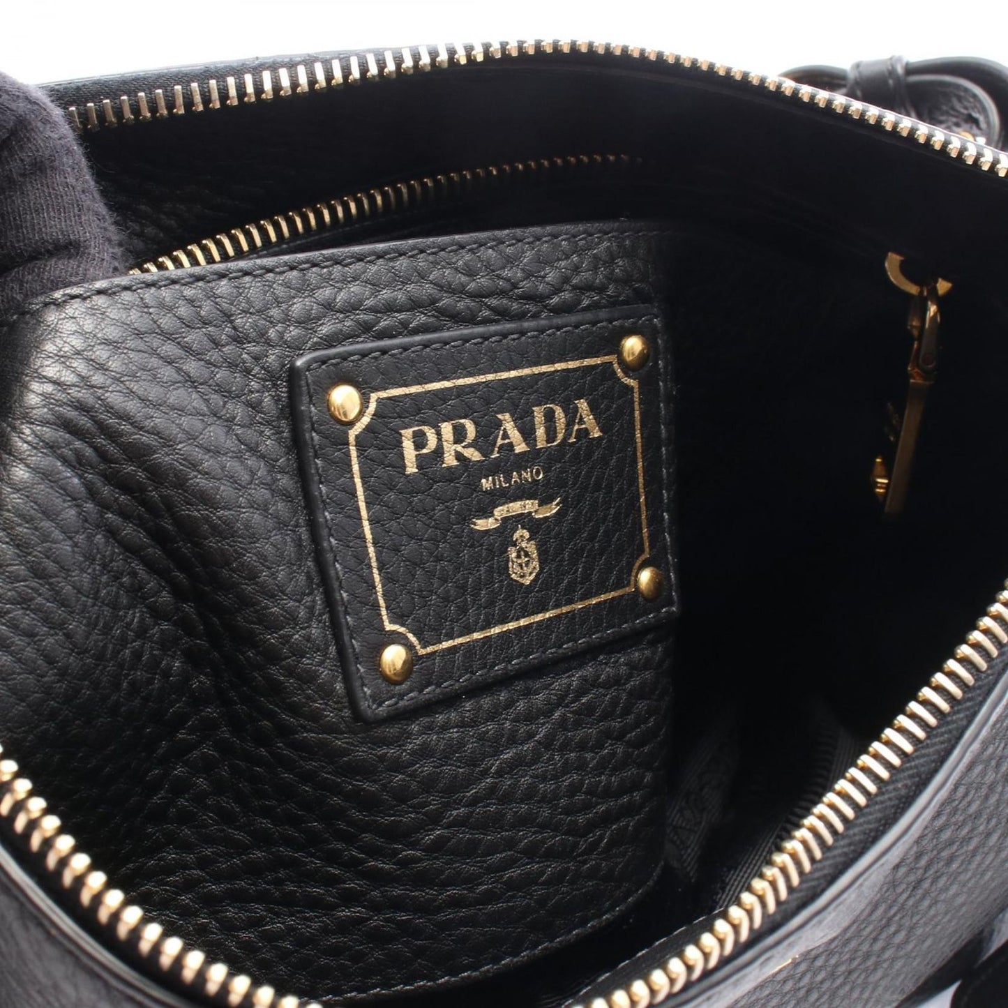 Prada Shoulder Bag Vitello Daino Black Leather Metal Logo — view 4