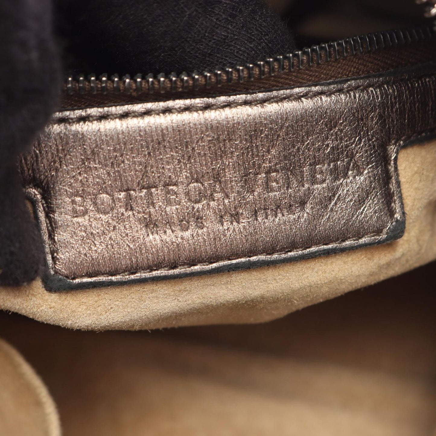 Bottega Veneta Shoulder Bag Intrecciato Champagne Gold Leather — view 4
