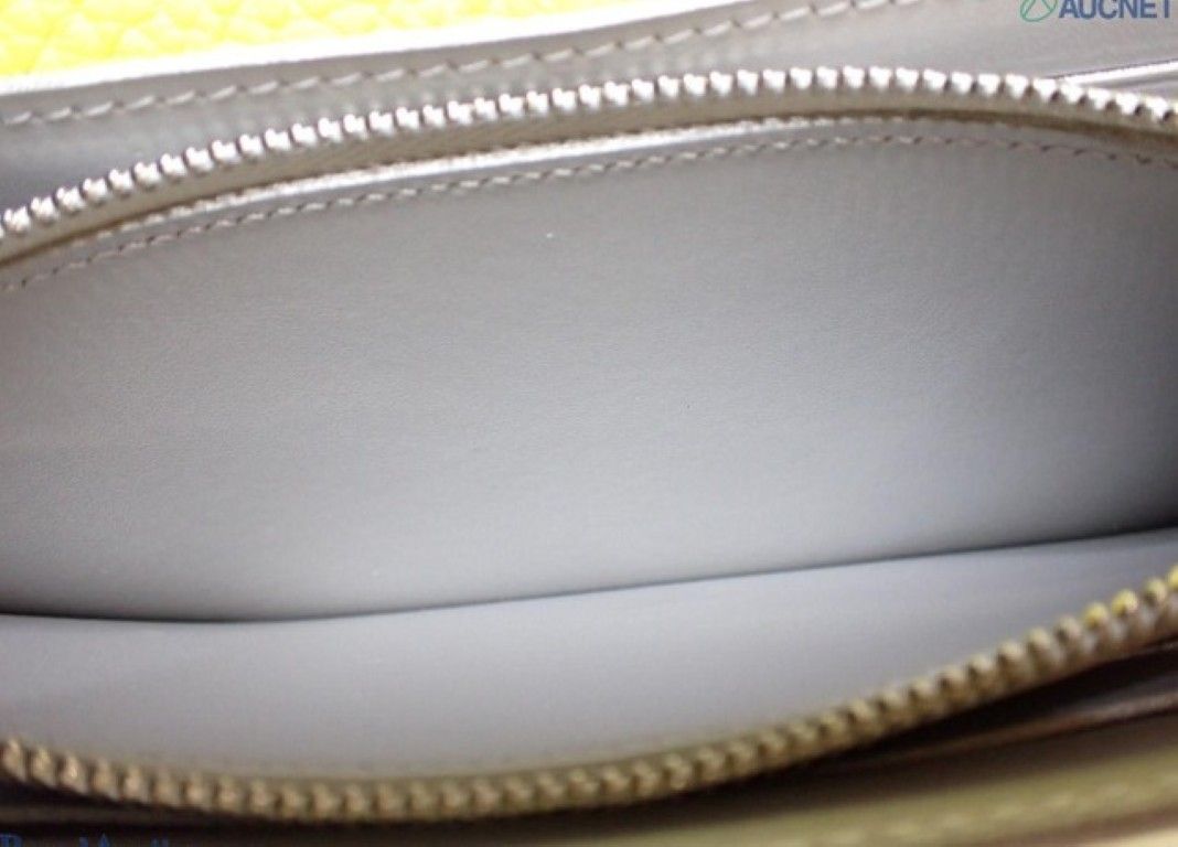 Louis Vuitton Wallet Portefeuille Capucines Tonic Lemon Taurillon Leather — view 7