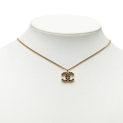 Chanel 01A CC Logo Necklace Gold Black Plated — view 6