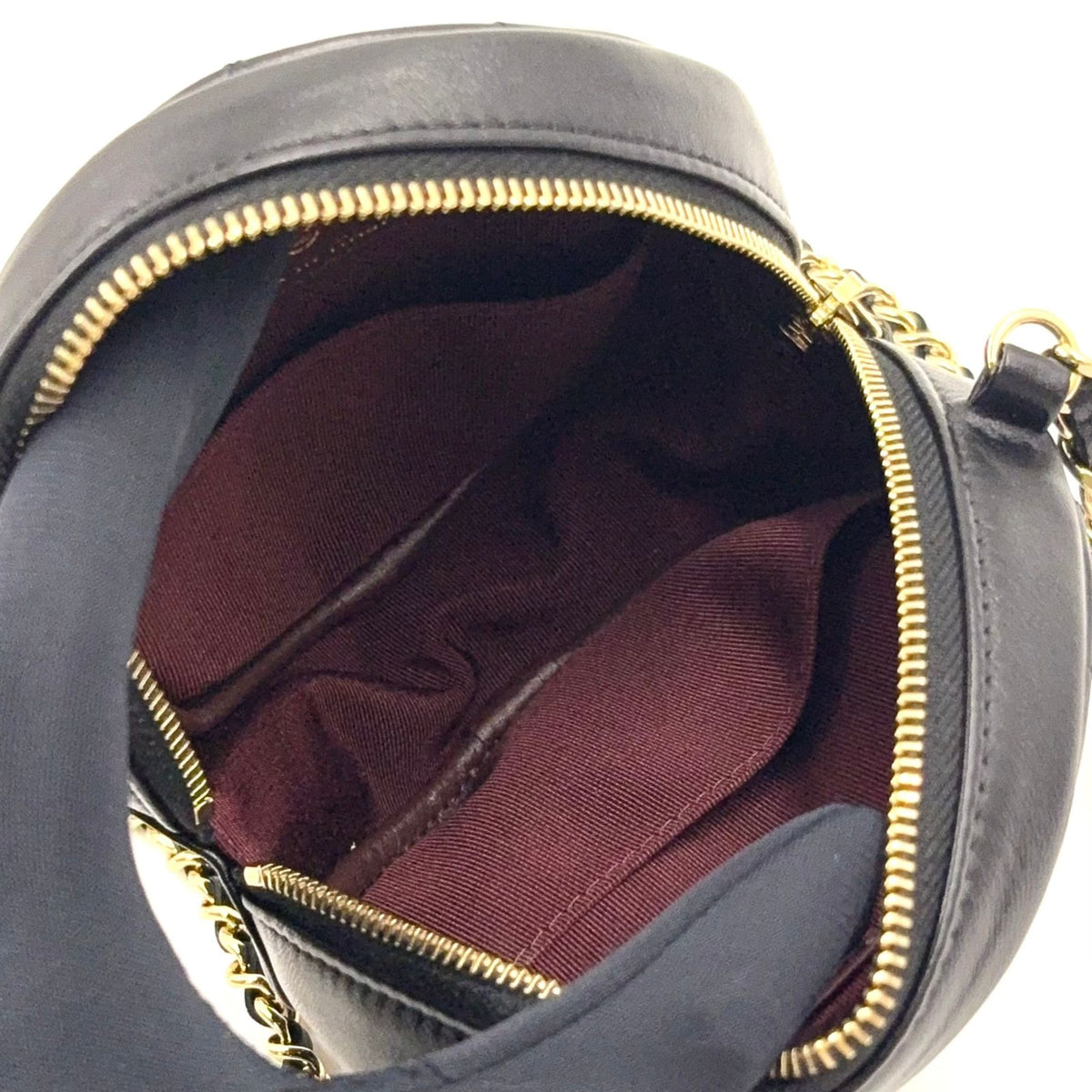 Chanel Classic Round Chain Lambskin Black Shoulder Bag Gold — view 3