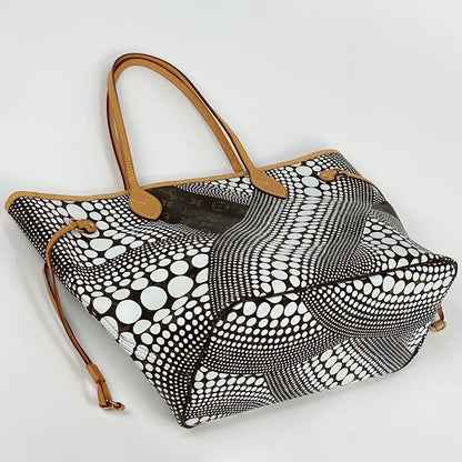 Louis Vuitton Neverfull MM Tote Yayoi Kusama Pumpkin Dot Shoulder Bag Monogram — view 2