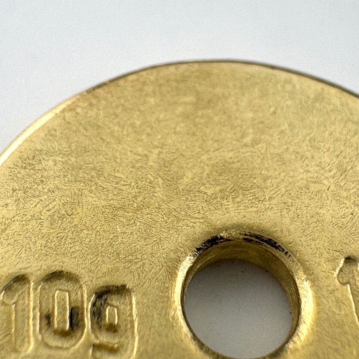 Gucci Coin Pendant Yellow Gold 18K — view 4