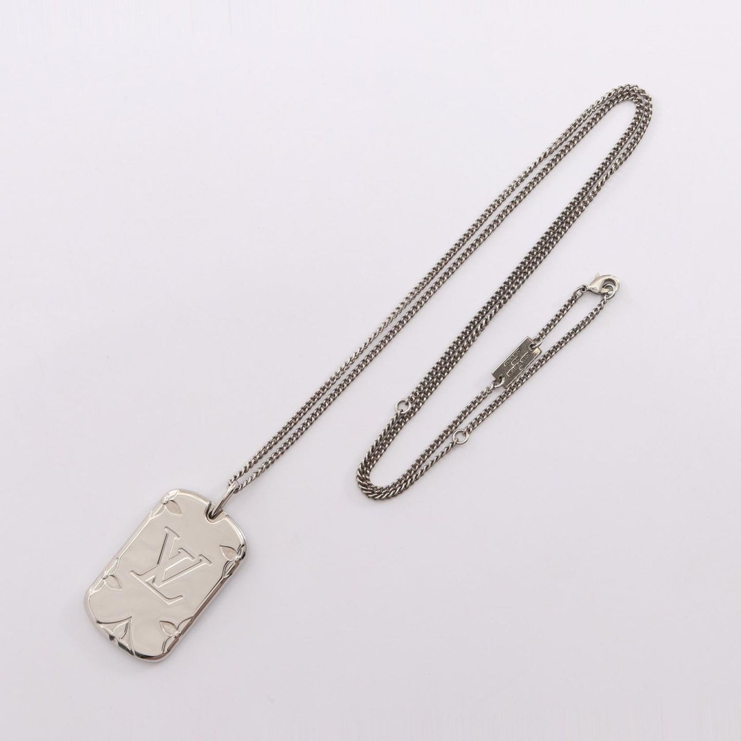 Louis Vuitton Necklace Locket Monogram Silver — view 4