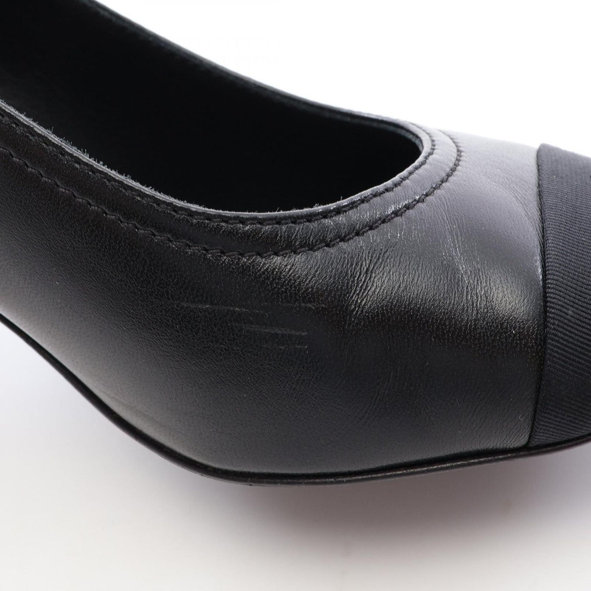 Chanel Pumps CC Logo Leather Heels — view 8