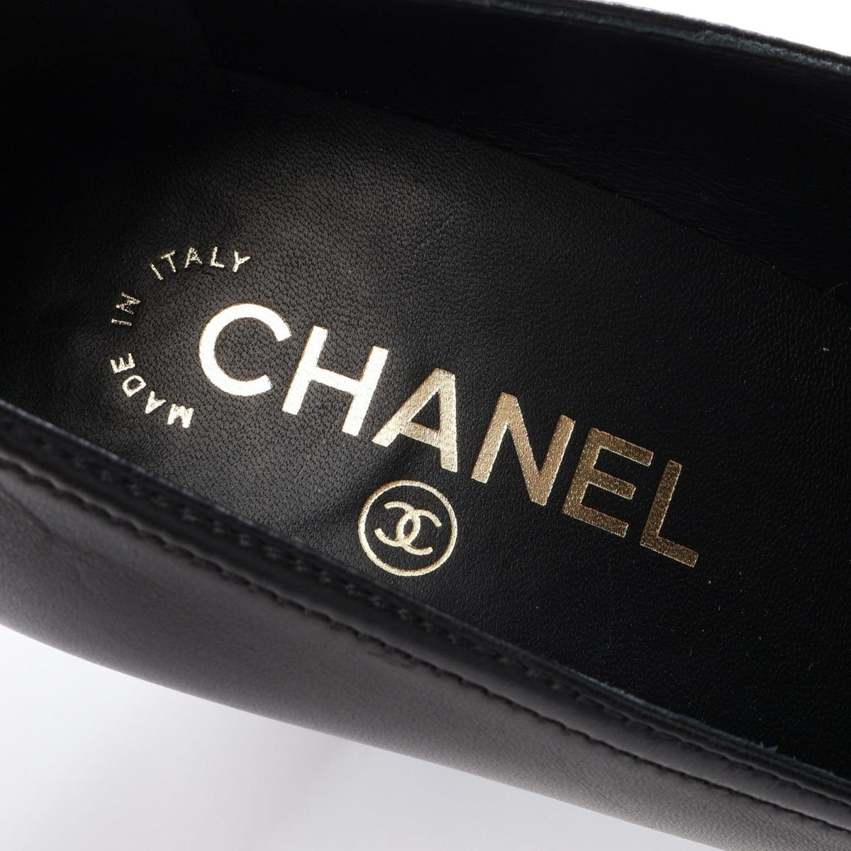 Chanel Pumps CC Logo Leather Heels — view 5