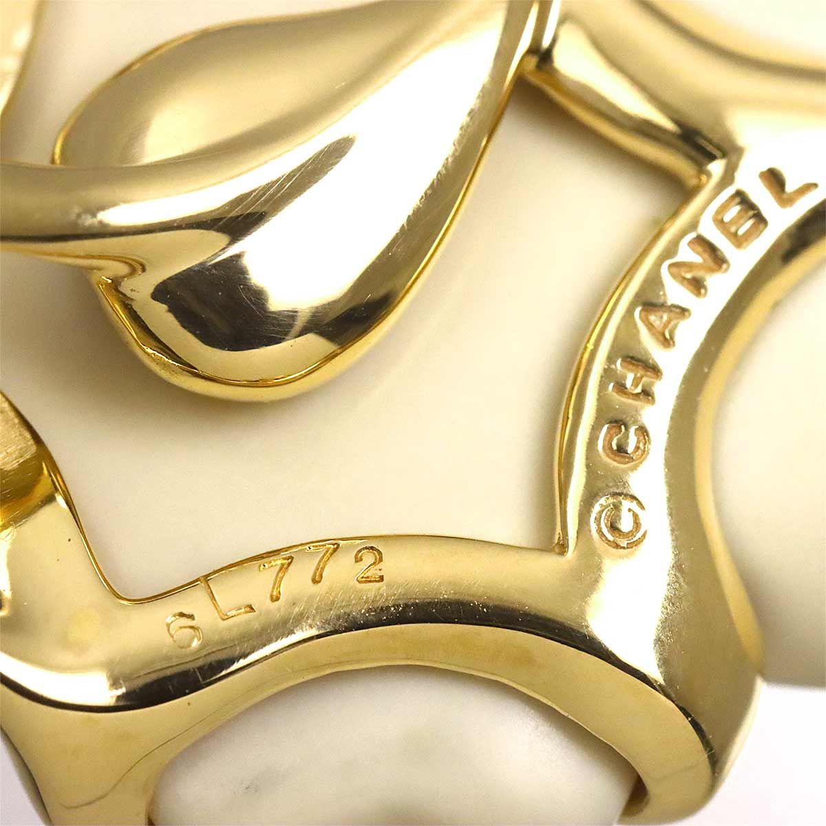 Chanel Camellia Pendant Top Cashoron 18K Yellow Gold — view 5