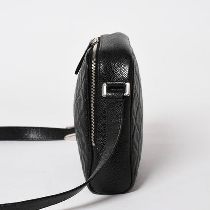 Chanel Shoulder Bag CC Logo Caviar Leather Black Silver — view 4