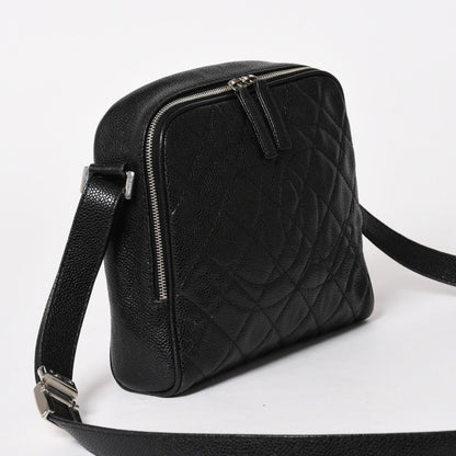 Chanel Shoulder Bag CC Logo Caviar Leather Black Silver — view 3