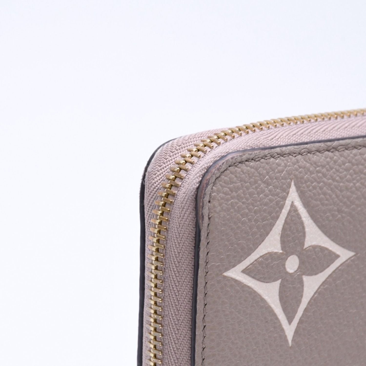 Louis Vuitton Monogram Empreinte Zippy Wallet Beige Ivory Gold — view 8